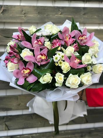 Букет цветов из: Розы и Хризантемы в Клементьево