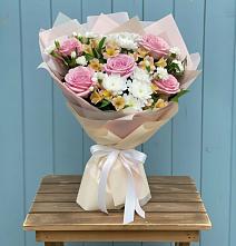 Букет цветов из:  Гвоздики, Орхидеи и Розы в Клементьево