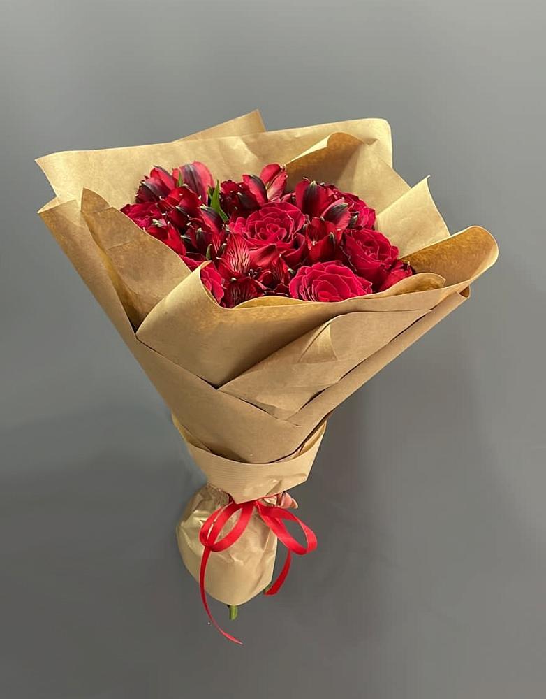 Букет цветов из: Альстромерии и Розы в Клементьево