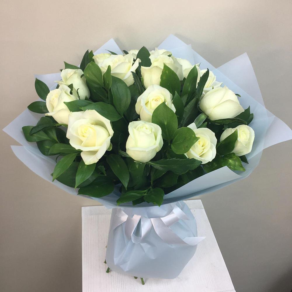 Букет 15 Белых роз Проуд в Клементьево