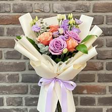 Букет цветов из:  Лизиантусы и Розы в Клементьево